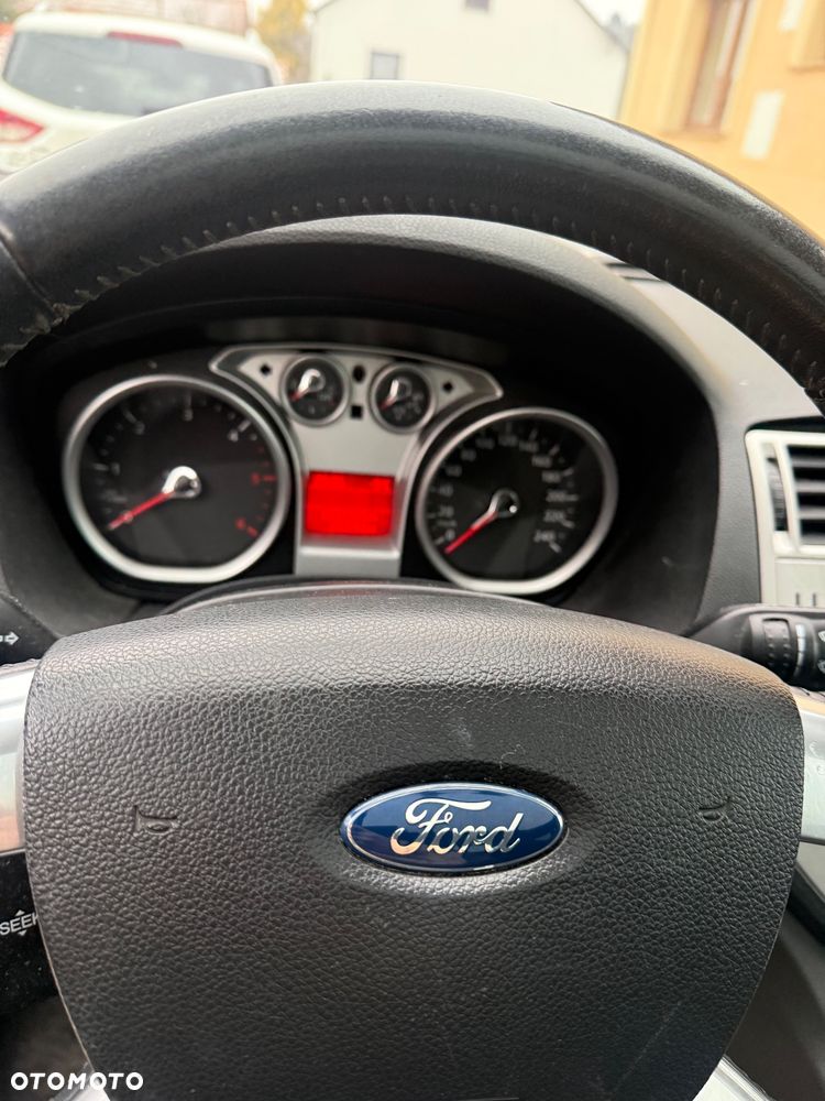 Ford Kuga 2.0 TDCi 4x4 Titanium - 9