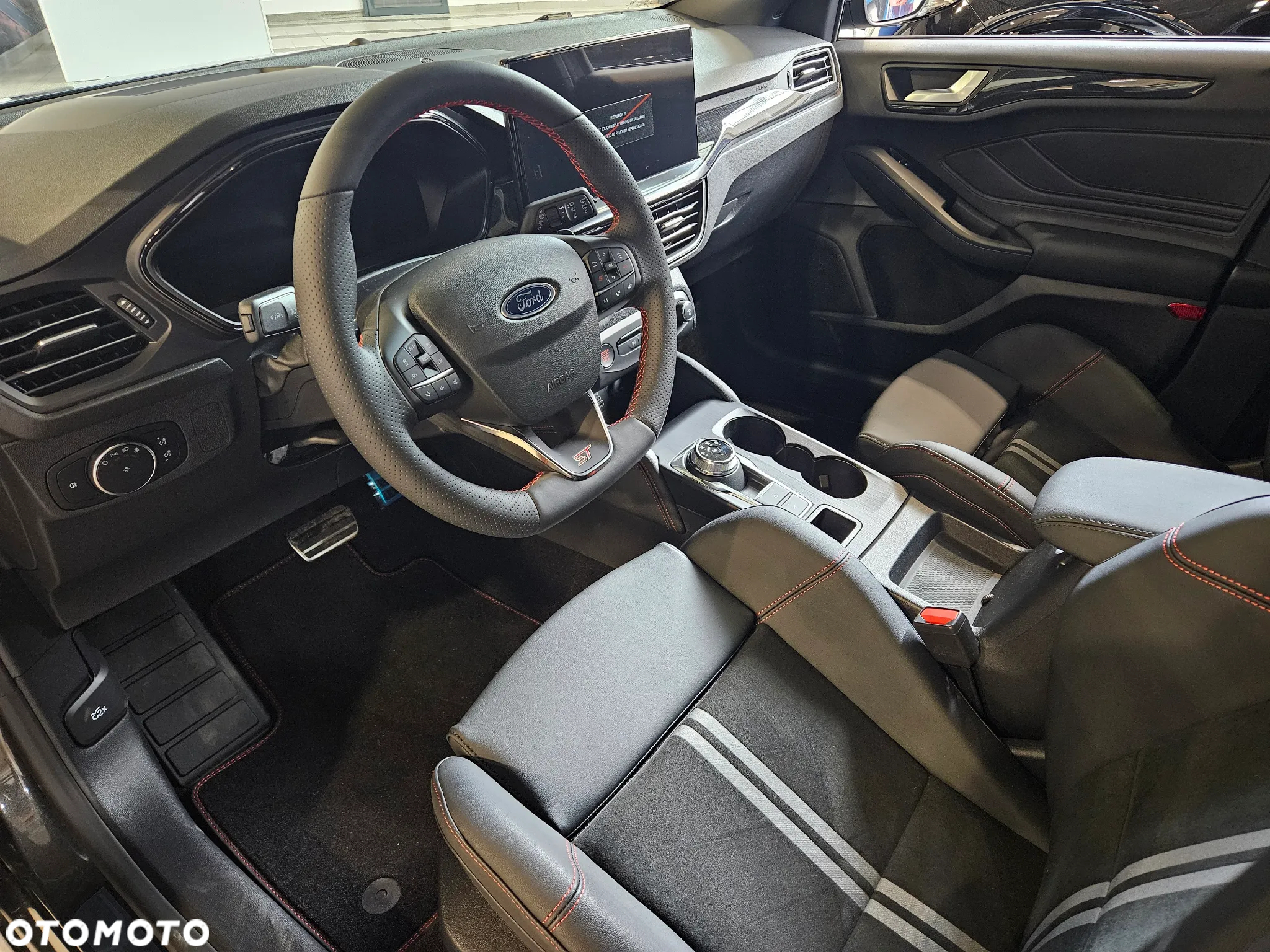 Ford Focus 2.3 EcoBoost ST X - 12