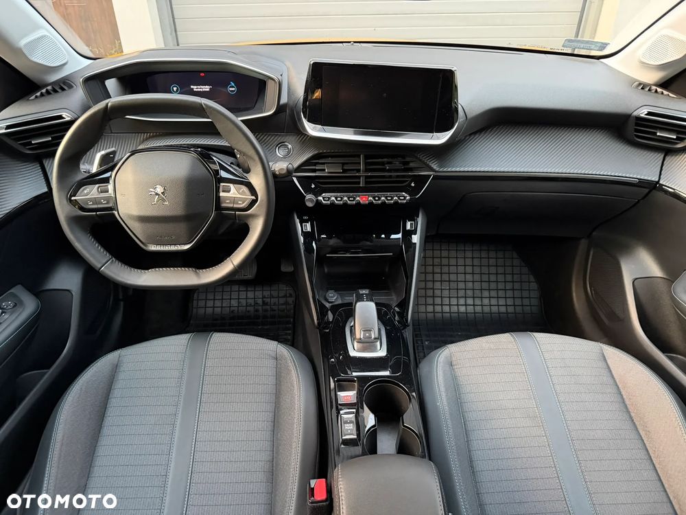 Peugeot 208 PureTech 100 EAT8 Allure - 13