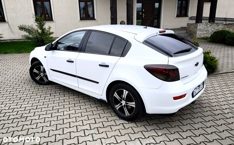 Chevrolet Cruze 1.6 LS - 3