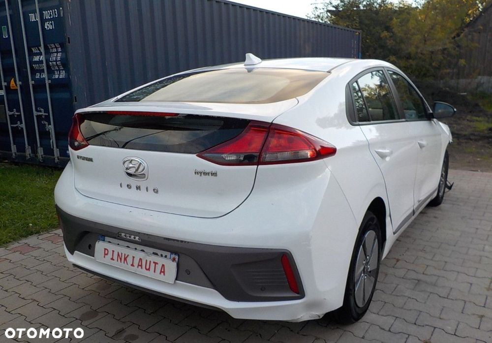Hyundai IONIQ - 16