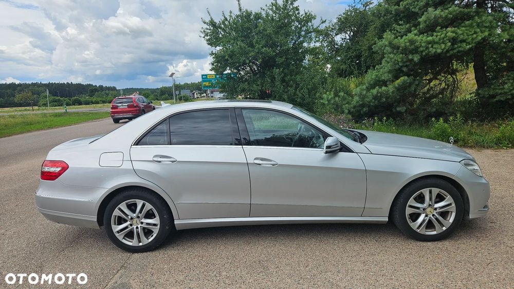 Mercedes-Benz Klasa E 300 CDI DPF BlueEFFICIENCY 7G-TRONIC Elegance - 5