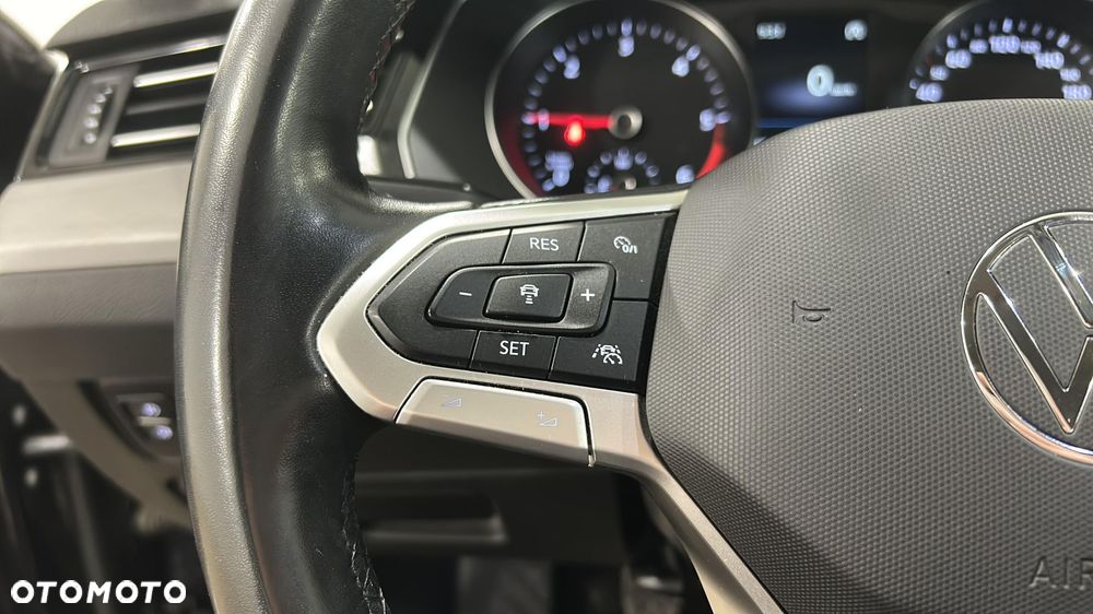 Volkswagen Passat - 24