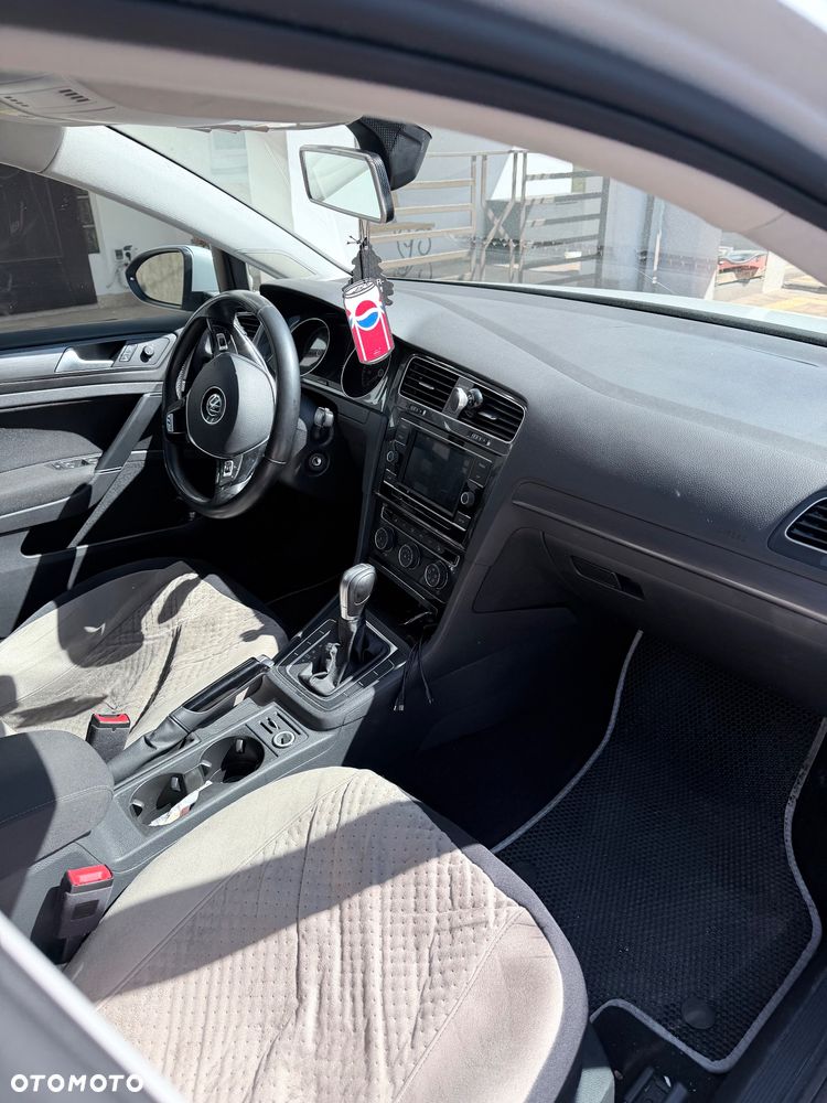 Volkswagen Golf - 5