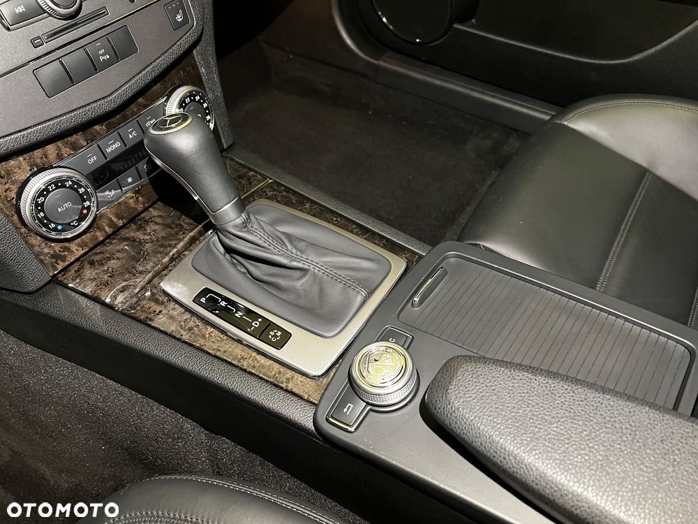 Mercedes-Benz Klasa C 63 AMG - 13