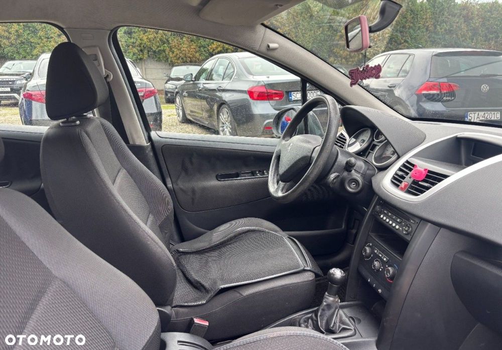 Peugeot 207 - 10