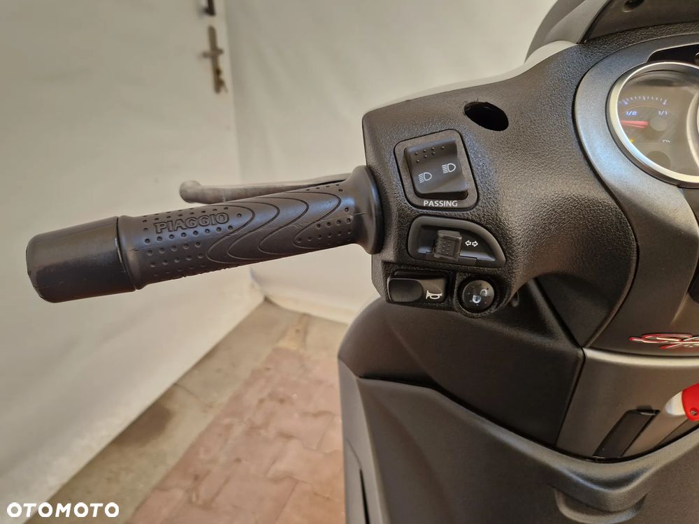 Piaggio Beverly - 33