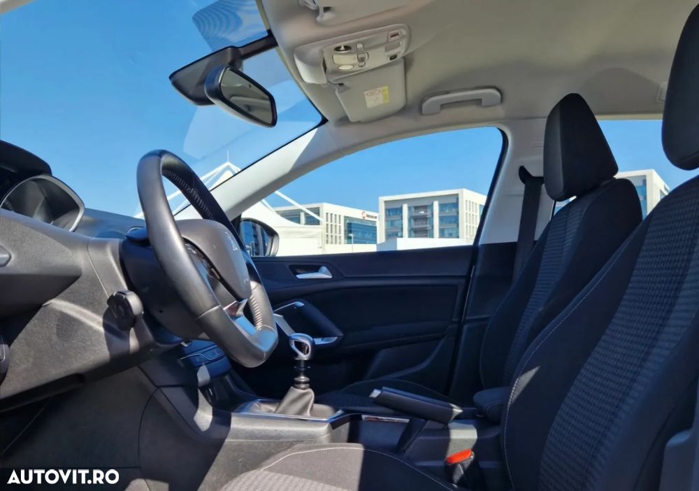 Peugeot 308 1.2 L PureTech Turbo S&S Active - 10