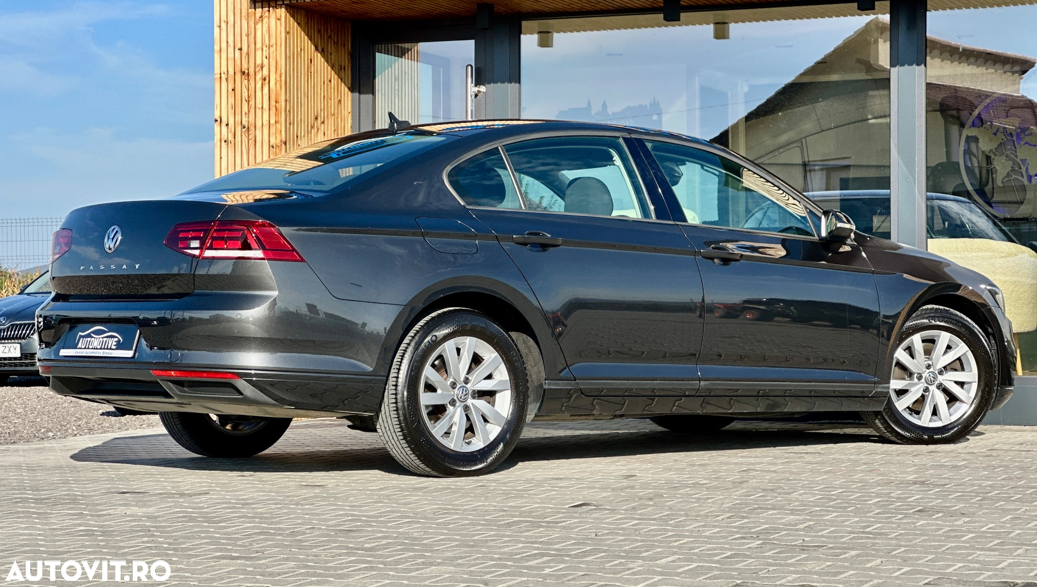 Volkswagen Passat 2.0 TDI Comfortline - 12