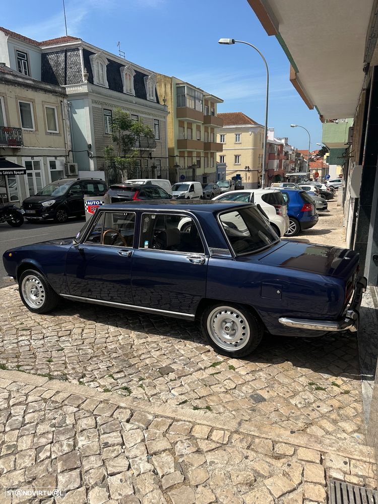 Alfa Romeo 2000 - 5