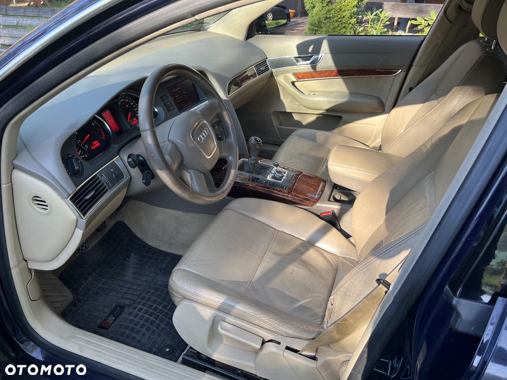 Audi A6 Limousine 2.4 - 14