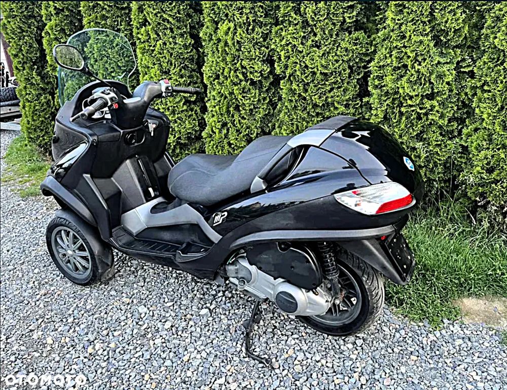 Piaggio MP-3 - 6