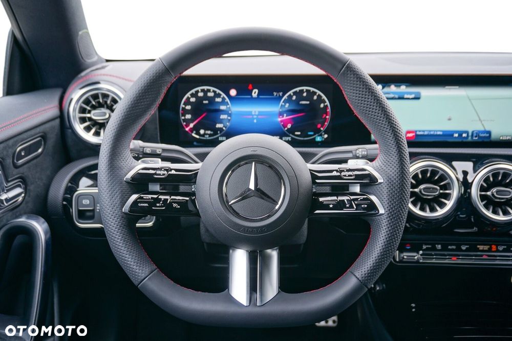 Mercedes-Benz CLA 200 AMG Line 7G-DCT - 8