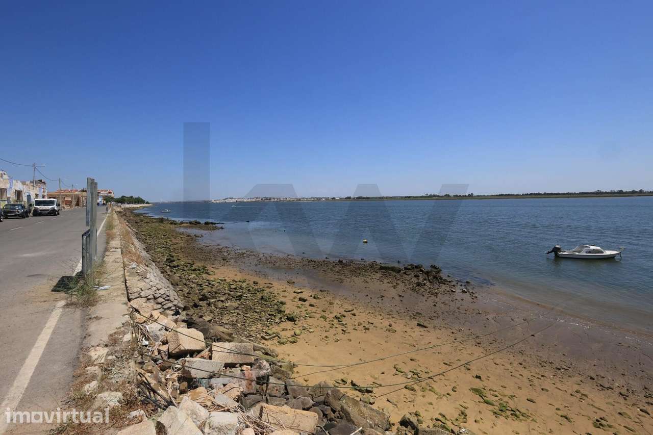 Apartamento T2 para renovar em VRSA - Algarve - Grande imagem: 5/33
