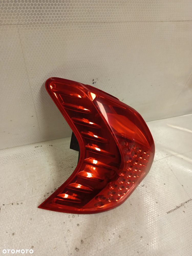 + LAMPA PRAWA TYŁ TYLNA PEUGEOT 3008 - 4