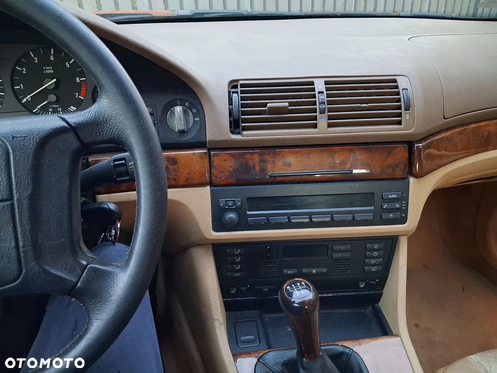 BMW Seria 5 523i - 14