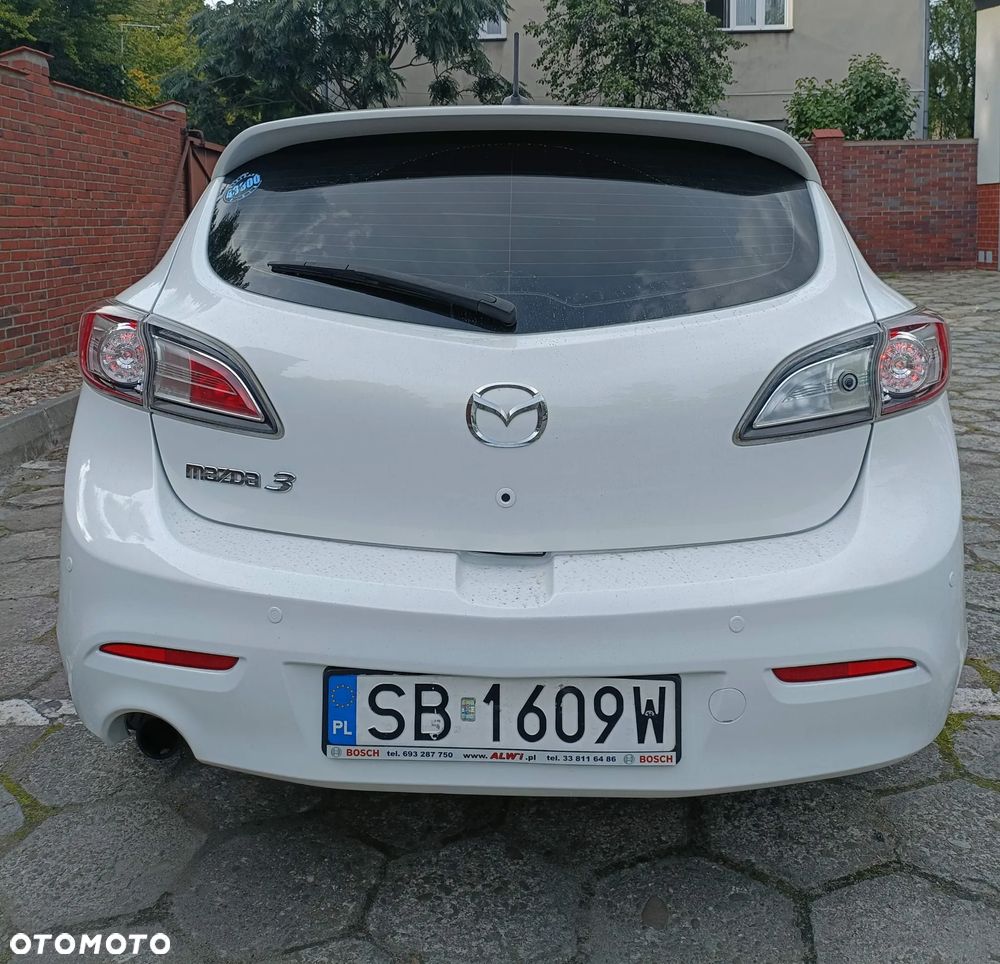 Mazda 3 2.0 Exclusive + - 8