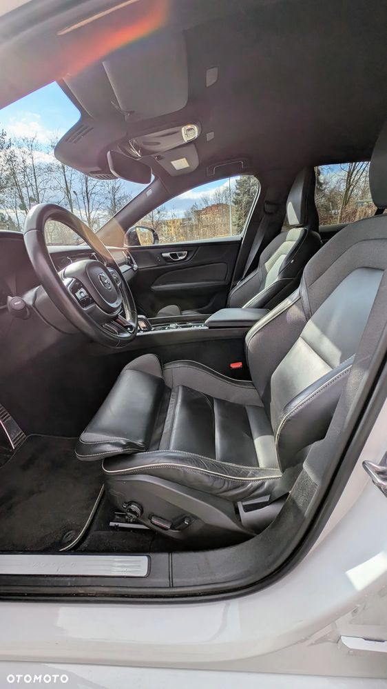 Volvo V60 D4 R-Design - 6