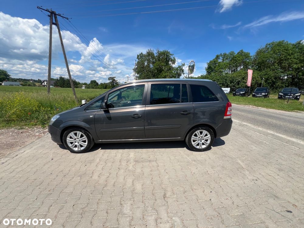 Opel Zafira - 8