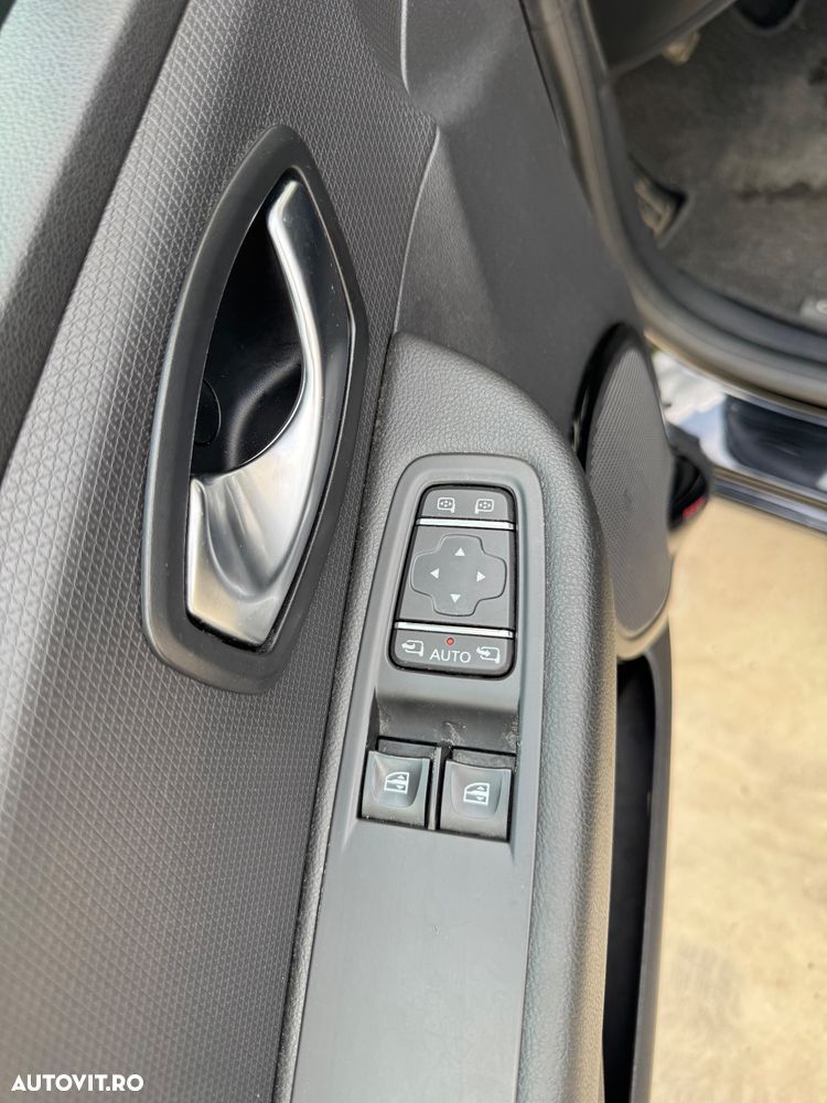 Renault Clio - 12