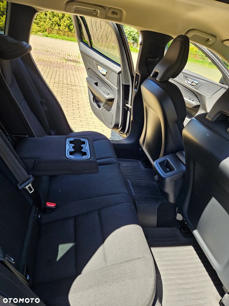 Volvo V60 D4 Momentum Pro - 28