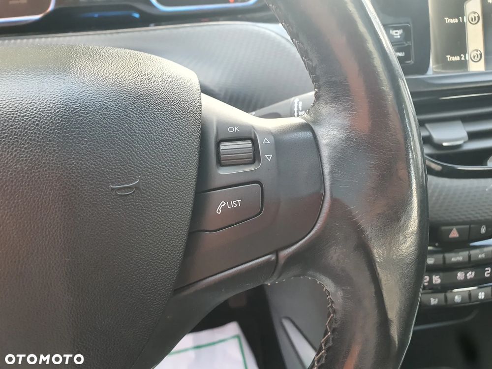 Peugeot 2008 PureTech 110 Stop&Start Allure - 21