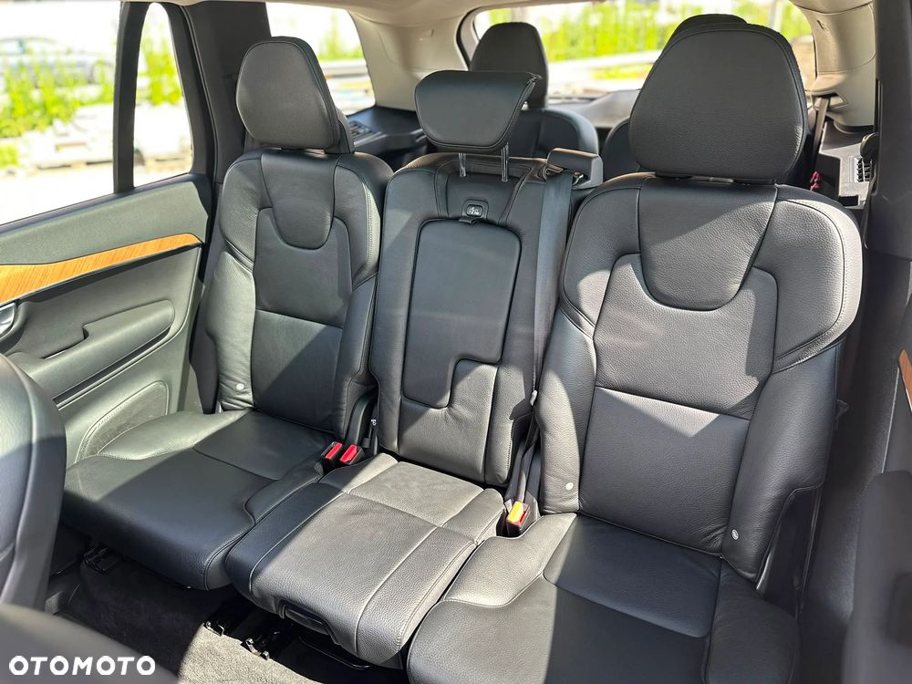 Volvo XC 90 - 22