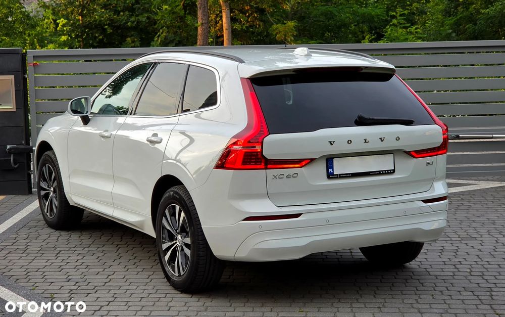 Volvo XC 60 B4 B Momentum Pro - 16