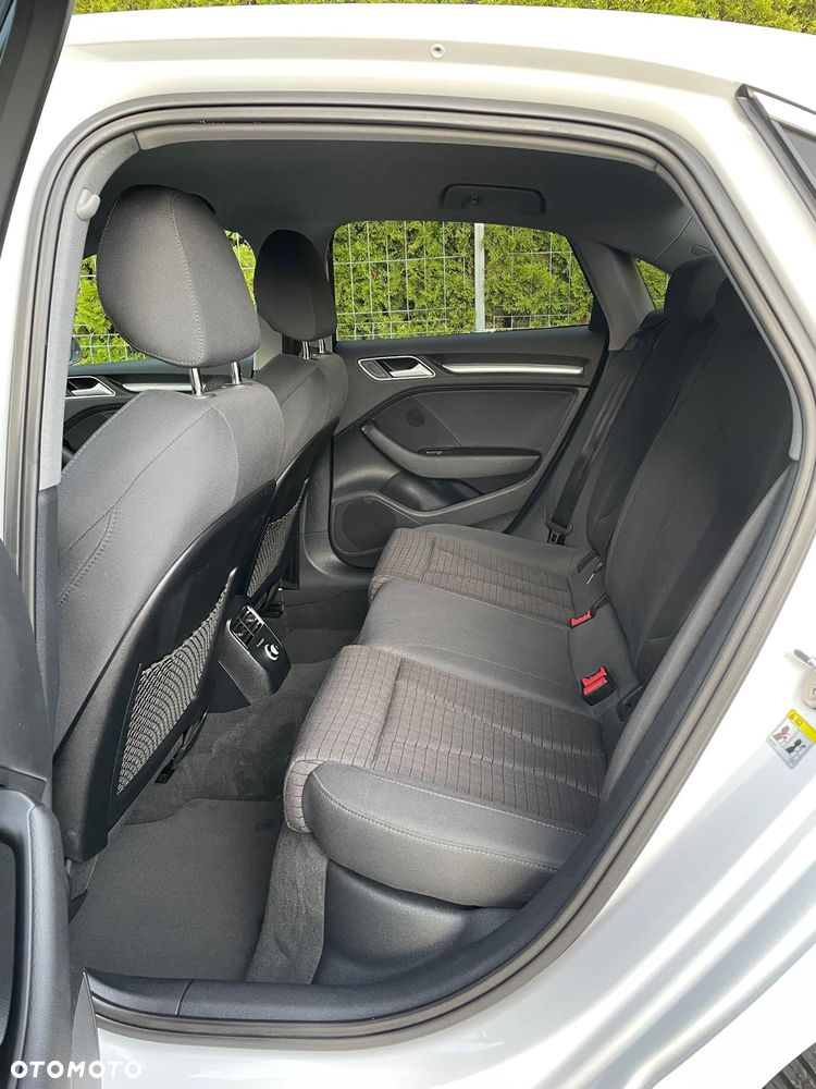Audi A3 Limousine 1.6 TDI (clean diesel) Attraction - 14