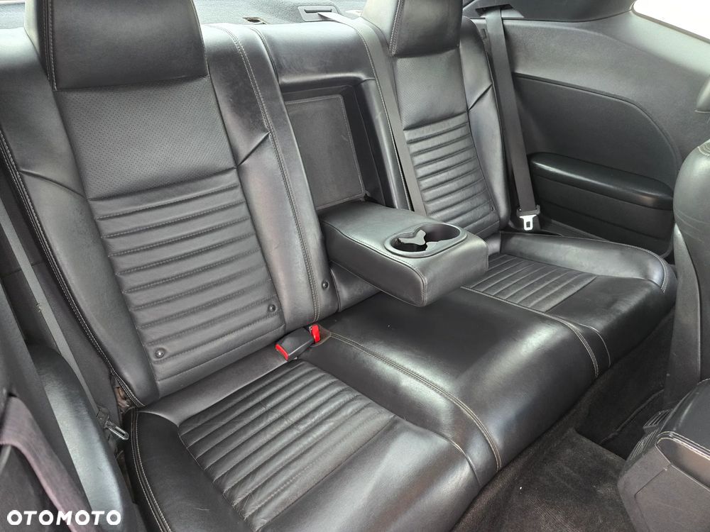 Dodge Challenger - 9