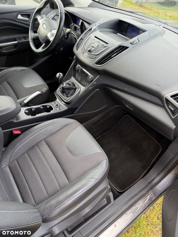 Ford Kuga - 25