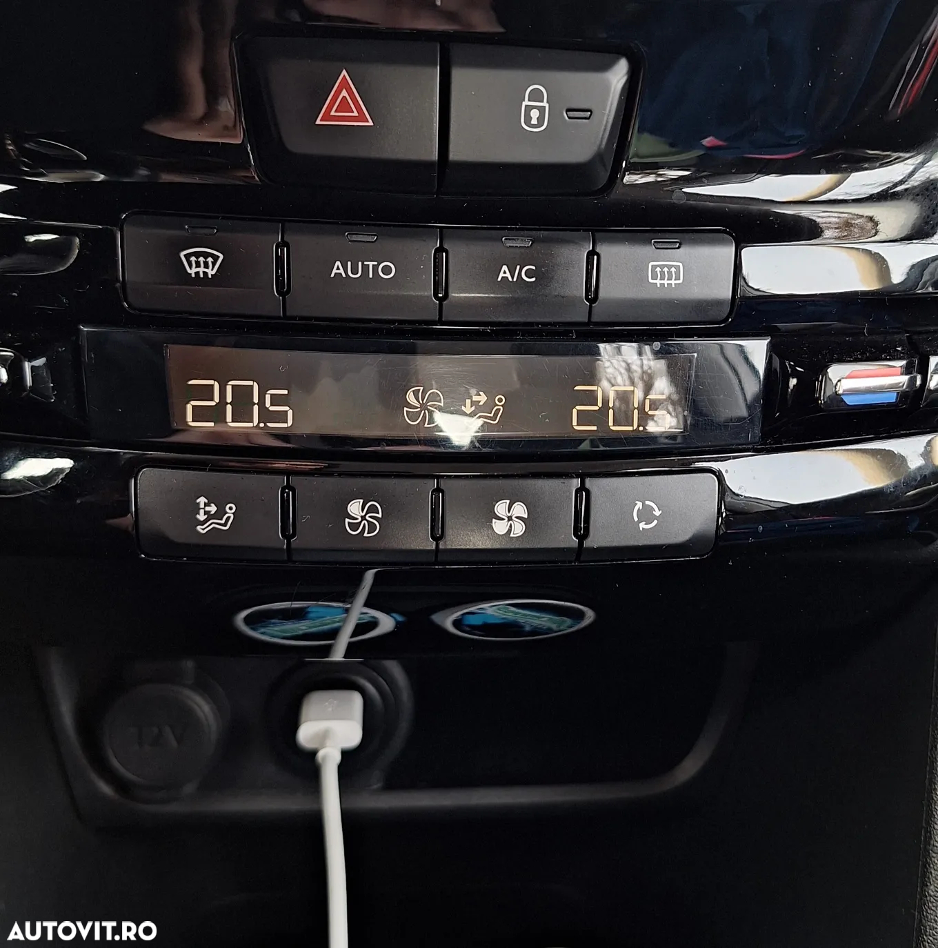 Peugeot 2008 1.2 L PureTech Turbo S&S Allure - 10