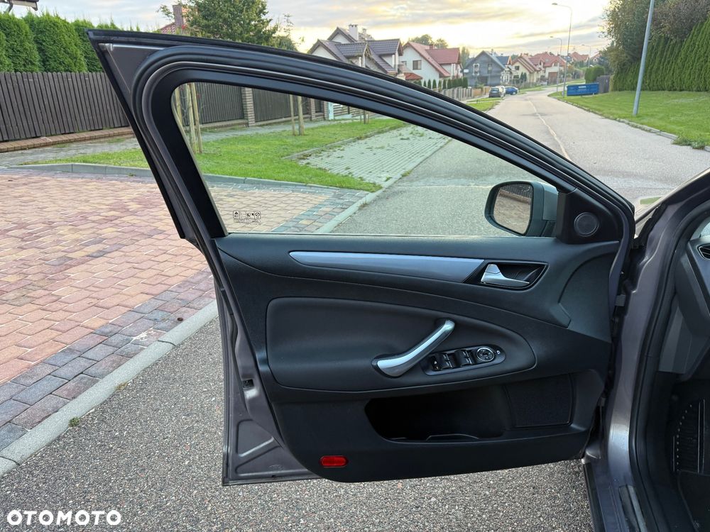 Ford Mondeo - 19