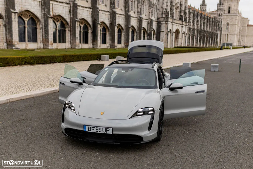 Porsche Taycan Cross Turismo 4 - 15