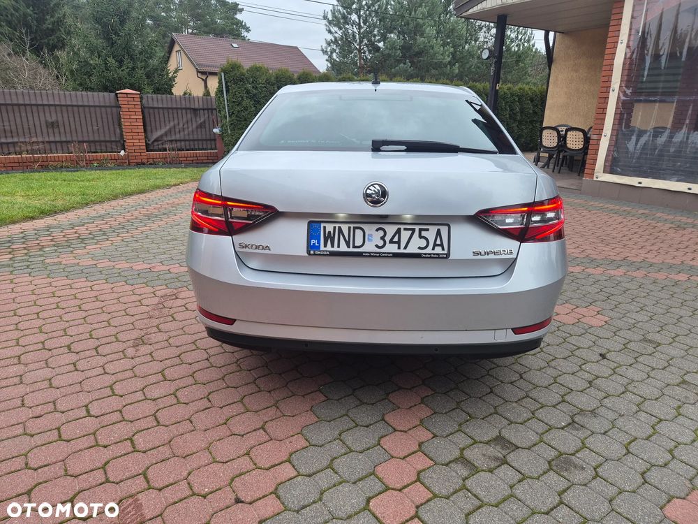 Skoda Superb 2.0 TDI Ambition - 6