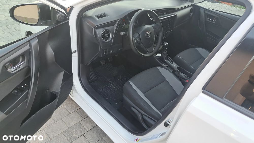Toyota Auris 1.33 VVT-i Active - 10