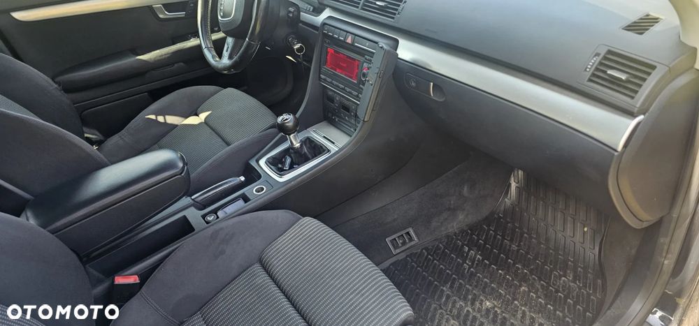 Audi A4 Avant 2.0 TDI DPF - 10