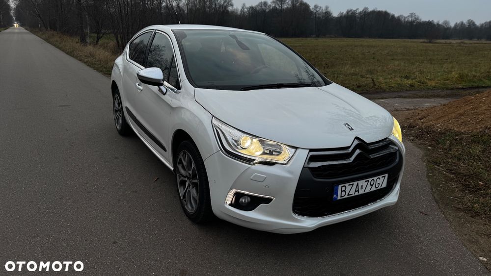 Citroën DS4 HDi 110 SoChic - 3