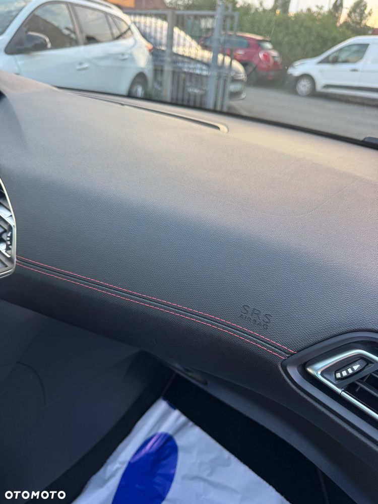 Peugeot 308 - 24
