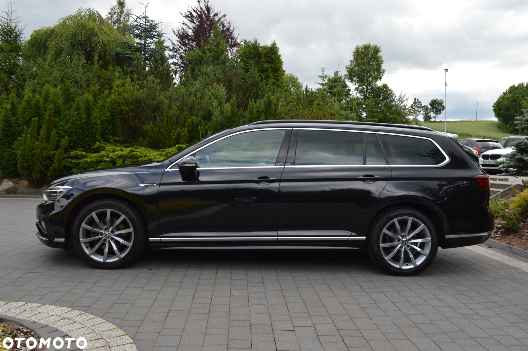 Volkswagen Passat Variant 2.0 TDI SCR DSG R-Line - 3