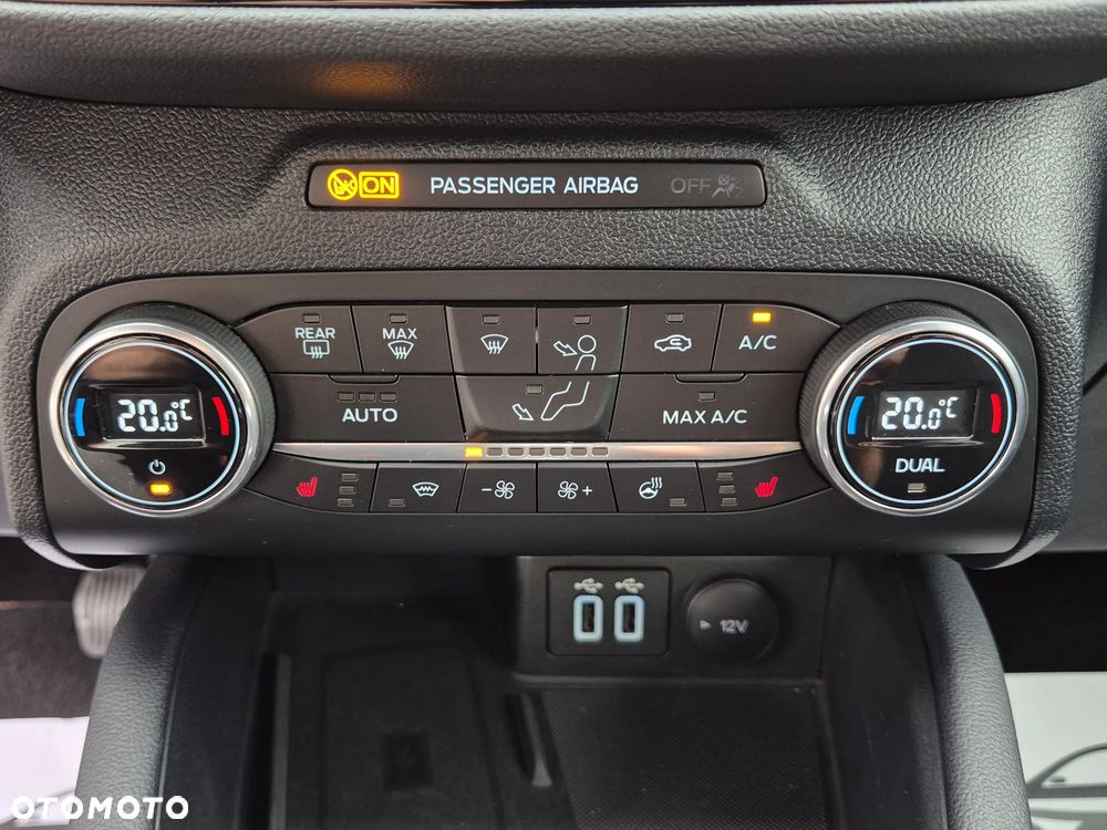 Ford Kuga 1.5 EcoBoost ST-LINE - 38