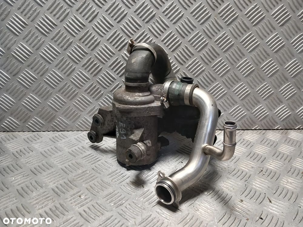 BMW E90 POMPA WODY 7586928 - 1
