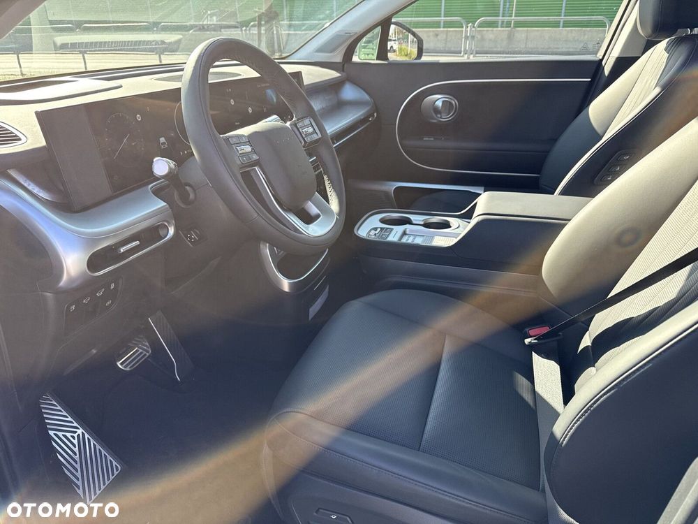 Hyundai IONIQ 9 110kWh Calligraphy AWD - 9
