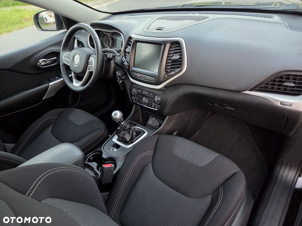 Jeep Cherokee 2.0 MJD 4x2 Longitude - 18