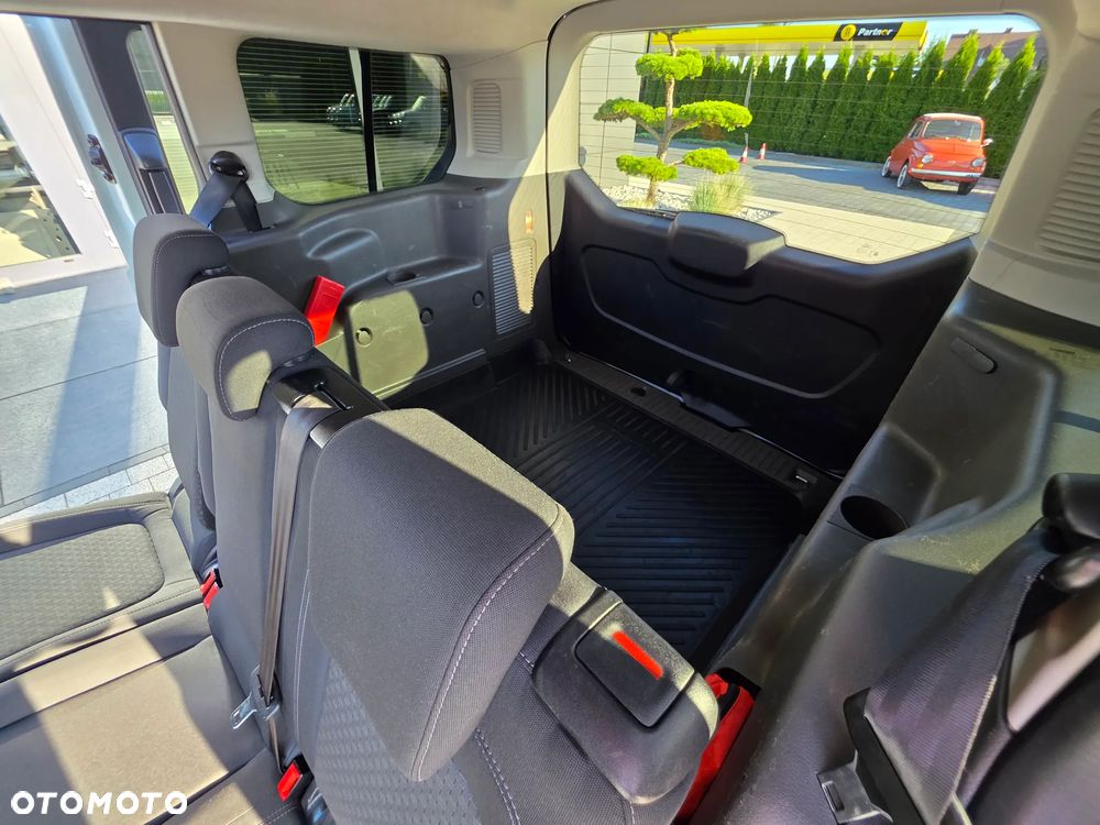 Ford Tourneo Connect - 14