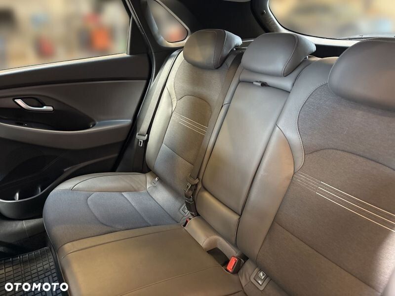 Hyundai i30 1.5 T-GDI 48V Executive - 10