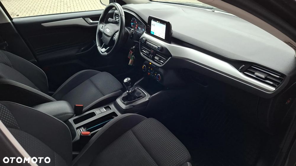 Ford Focus 1.0 EcoBoost Trend Edition - 35