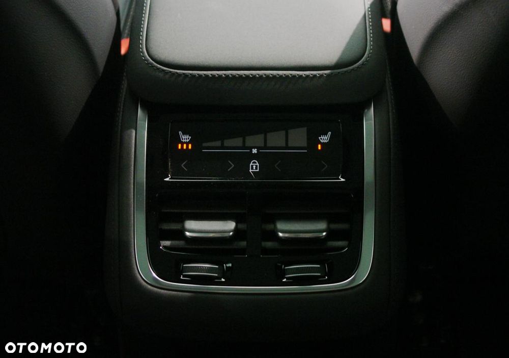 Volvo XC 90 T8 AWD Plug-In Hybrid Ultra Black Edition 7os - 23