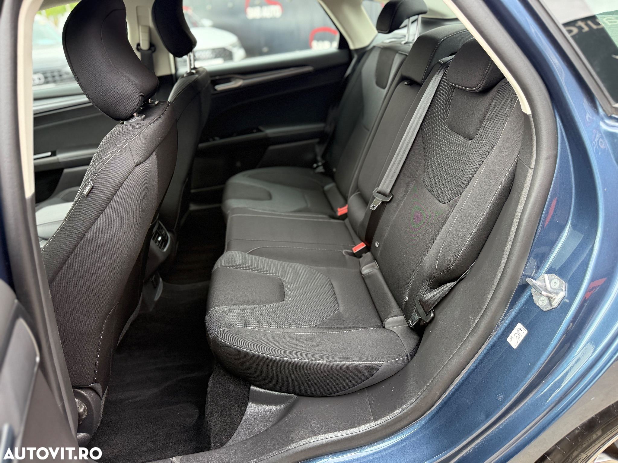 Ford Mondeo 2.0 HEV Titanium - 17