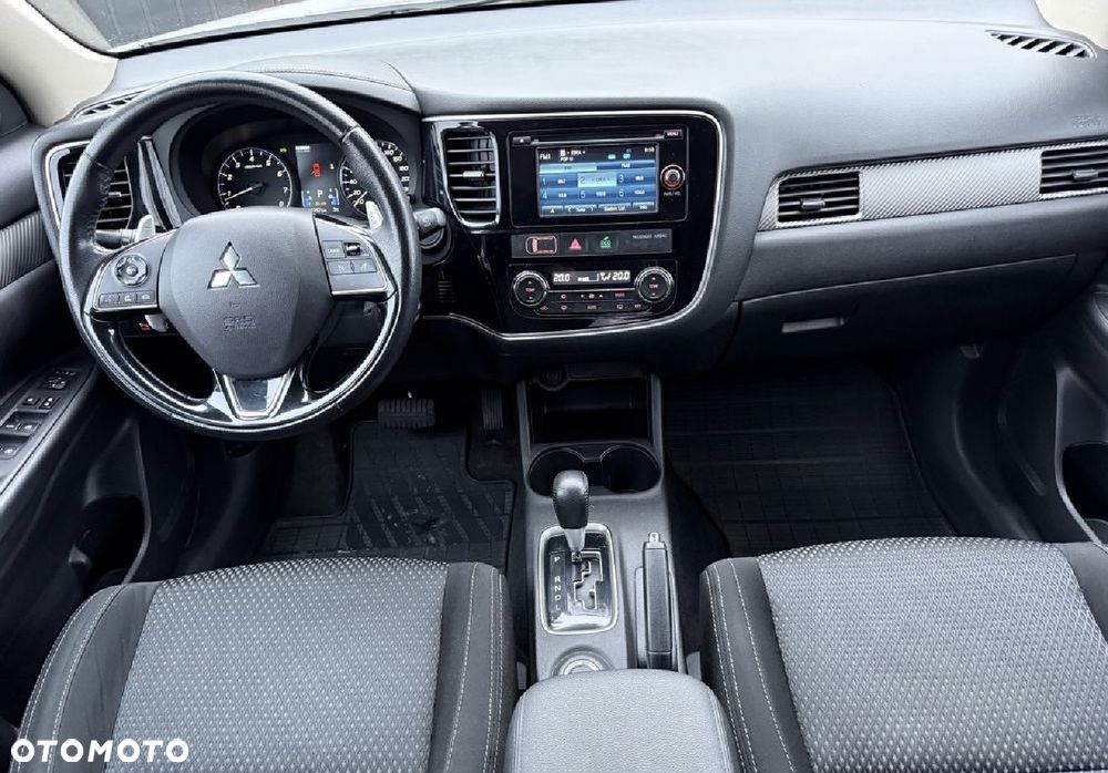 Mitsubishi Outlander 2.0 4WD CVT Active+ - 13